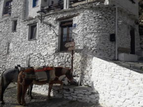 Отель La Casa de la Bombilla Verde  Тревелес